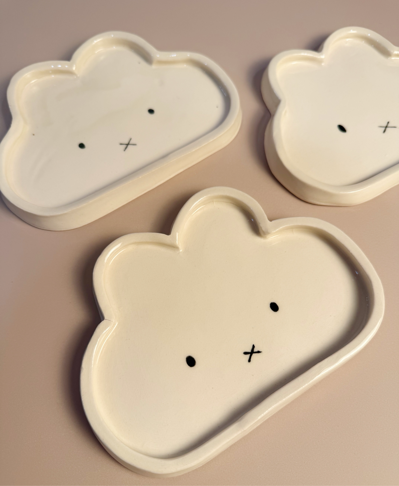 (Seconds) Bunny Eyeglass Tray