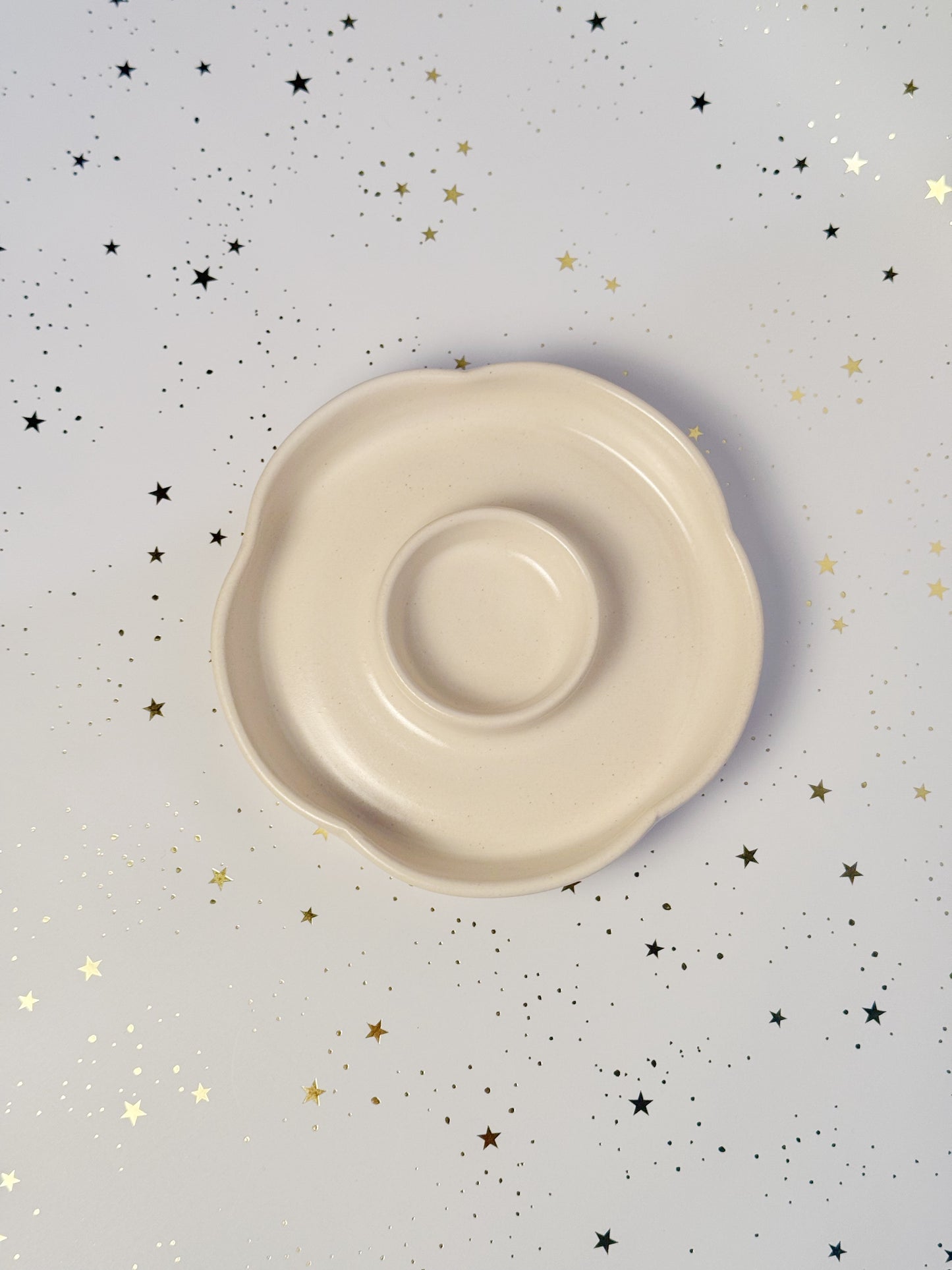 Personal chip and dip plate